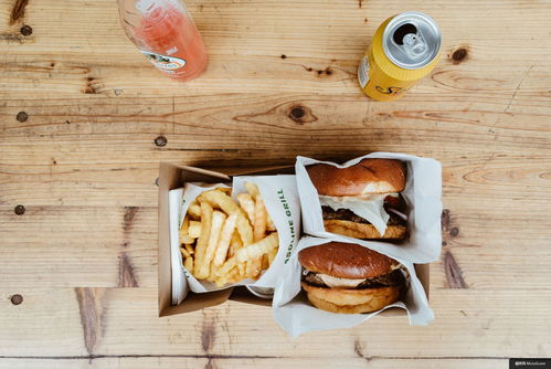 汉堡与薯条 从传统面包到现代美食摄影的盛宴